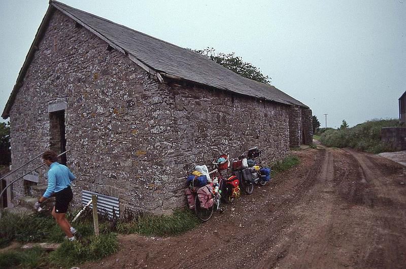 WT 2700 332-21 UK 1992-1.jpg